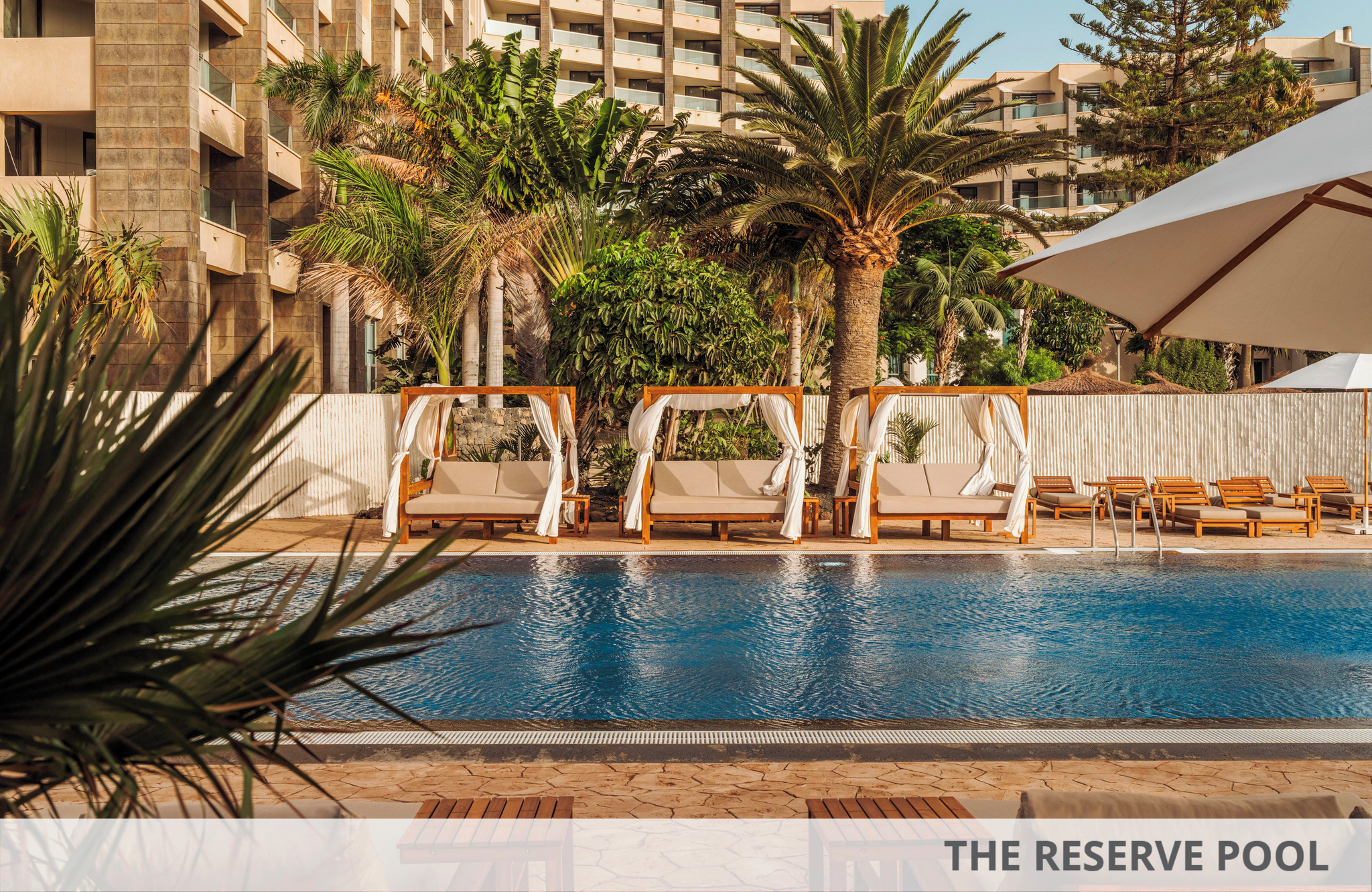 //www.jet2holidays.com/-/media/assets/product images - custom overview groups/fue/paradisus by melia/fue_71578_paradisus_by_melia_fuerteventuraa_0925_36_689x448.jpg